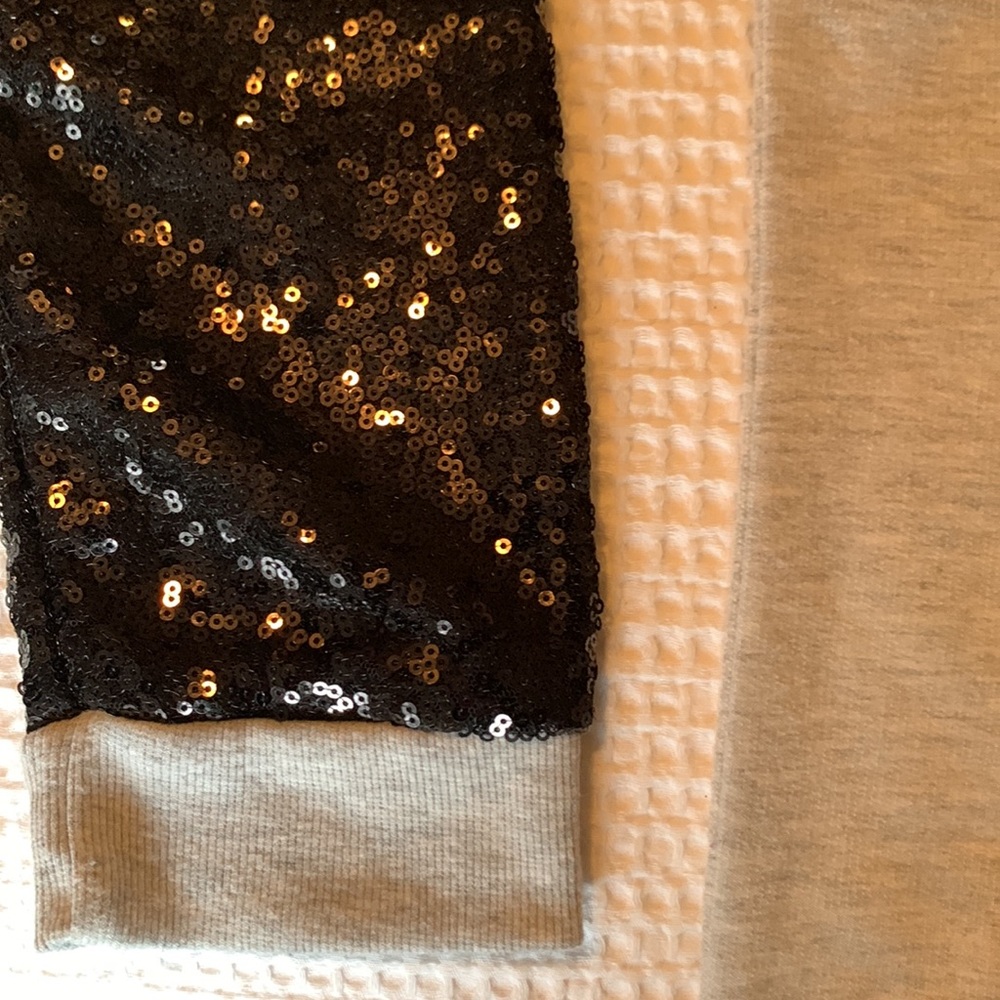 Minnie Mouse sequinned sweater - Picture 3 of 5